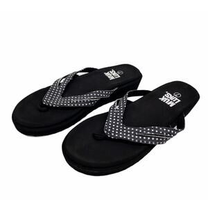 New Women's Muk Luks Sandals Black Polka Dot Halley Flip Flops 7